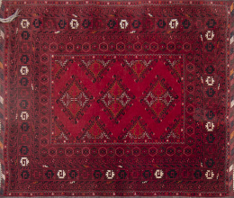 600.  Pequeña alfombra paquistaní de campo rojo, con decoración g