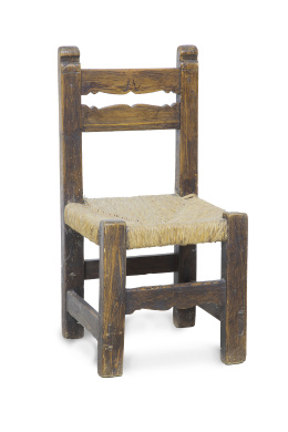 1082.  Silla de madera de pino con asiento de enea.Castilla, S. XIX.