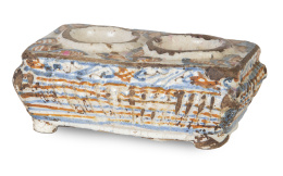 507.  Especiero de cerámica esmaltada de la serie tricolor.Talavera, S. XVII.