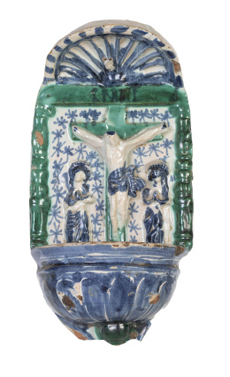 1255.  Benditera de cerámica esmaltada en azul y verde.
Teruel, S