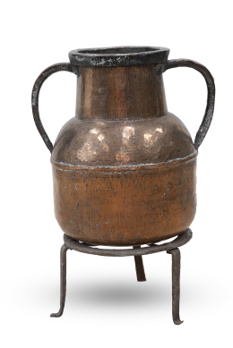 1215.  Olla de cobre con asas y pie de hierro.España, S. XIX.