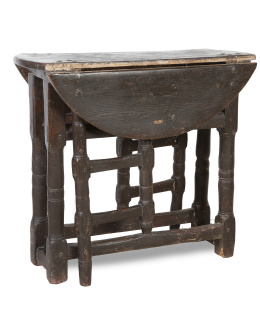 1070.  Mesa de alas Felipe V de madera de pino.Castilla, pp. del S. XVIII.