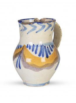 1203.  Jarro de cerámica esmaltada con decoración de pabellones.Talavera, S. XIX.