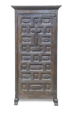 1236.  Alacena conventual de nogal tallado con puerta antigua y elementos posteriores.Castilla, S. XVIII - XX.