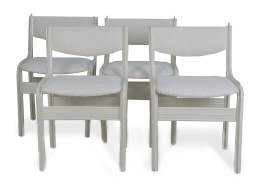1188.  Lote de cuatro sillas de PVC blanco.Studio Kastilia, Italia, años 70.