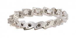 319.  Sortija alianza completa de brillantes engastados en marcos romboidales