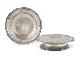 1126.  Pareja de fruteros de pie bajo, de plata de ley 916. Con marcas.Matilde Espuñes, (1909-1950).