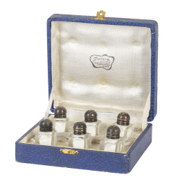 1117.  Juego de seis saleros en su estuche.Perera Joyero, Madrid, S. XX.