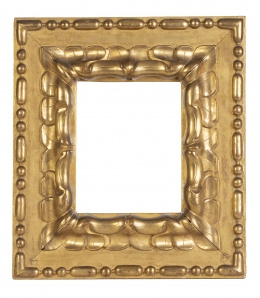 686.  Marco rectangular de madera tallada y dorada.
S. XVII.