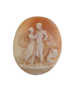 44.  Camafeo tallado en concha bicolor S. XIX con escena de Andrómeda, Perseo y cupido