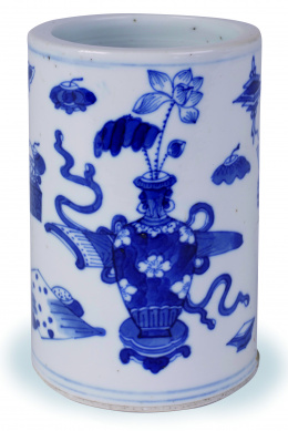 467.  Portapinceles en porcelana azul y blanca China, periodo Kangxi, S. XIX