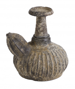 1051.  Kendi en cerámicaChina, ffs. del S. XVII - pps. del S. XVIII