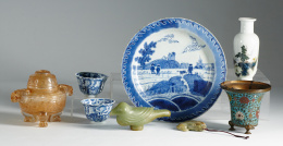 1157.  Pareja de cuencos en cerámica esmaltada azul y blanco.China, Dinastía Qing, periodo Kangxi ff. S. XVIII.