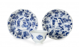 1147.  Pareja de platos cáscara de huevo en porcelana china azul y blanca China, siglo XVII - XVIII