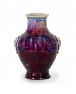 1062.  Jarrón en porcelana flambe-glazed  China, S. XIX