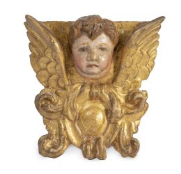 1023.  Remate de madera tallada y dorada y policromada con querubín.Trabajo español, S. XVI.