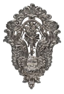 507.  Benditera de plata, de estilo rococó.España, finales del S. XIX.