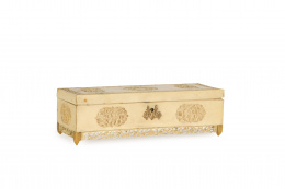 1103.  Caja para guantes en marfil.Trabajo cantonés, China, mediados del S. XIX