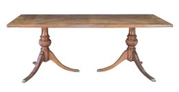 1351.  Mesa de comedor de estilo regencia de madera.S. XX.