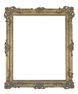 544.  Marco de madera estucada y dorada., decorado con espejos y flores.España, segunda mitad del S. XIX.