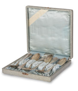 1353.  Juego de seis cucharas de plata. Con marcas. Austria, 1867-1872.