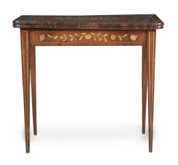 1095.  Mesa de juego de madera de caoba y marquetería de flores e insectos.Trabajo holandés, S. XIX.