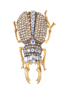 167.  Broche escarabajo de diamantes y zafiros con patas y alas m