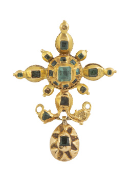 7.  Cruz colgante popular S. XVIII-XIX de esmeraldas con motivo de cruz y perilla colgante 