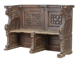 1257.  Sitial de coro de madera tallada con decoración geométrica y vegetal.Castilla, S. XVI.