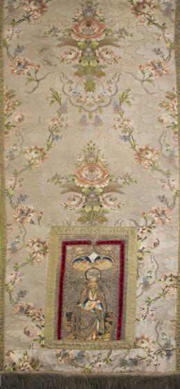 1247.  San Isidoro y Santa Florentina.Pareja de tejidos de casulla bordados en hilo de color e hilo de oro. España S. XVI.