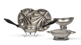 1258.  Lote de cinco piezas de plata. Con marcas.López, Madrid, S. XX.