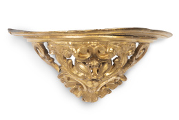 1275.  Ménsula de madera tallada y dorada.S. XIX.