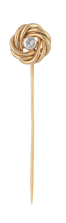 60.  Alfiler de corbata de pp. S. XX con espiral de hilos de oro