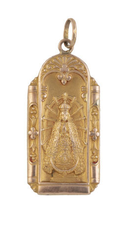 96.  Medalla de Virgen de Virgen del Pilar en capilla enmarcada 