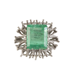 251.  Sortija con esmeralda de 3 ct aprox