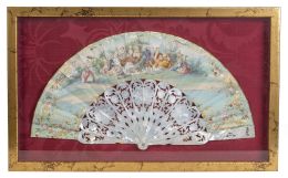 1329.  Abanico con país pintado con escena dieciochesca al aire libre y varillaje de nácar calado.h. 1840-1850.