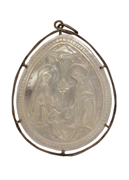 522.  Natividad.Concha de nácar grabado con marco de metal.Recuerdo de Tierra Santa, S. XIX.