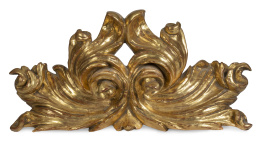 1106.  Remate de madera tallada y policromada y dorada.España, S. XVIII.
