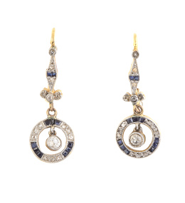 147.  Pendientes largos Art-Decó con diamantes y zafiros calibrados en diseño de círculo colgante de barrita con flor