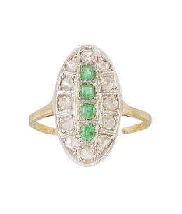 123.  Sortija lanzadera con cuatro esmeraldas centrales rodeadas de diamantes