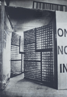 1079.  CRISTINA IGLESIAS (San Sebastián, 1956)Sin título, 2002.