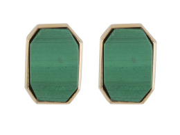 214.  Pendientes octogonales de malaquita con marco de oro