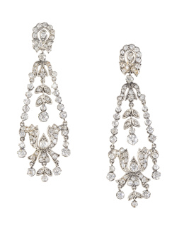 383.  Pendientes largos estilo Belle-Époque de brillantes de talla antigua y diamantes