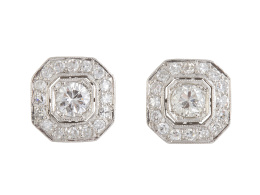 152.  Pendientes estilo Art-Decó con brillante central en marco octogonal de brillantes