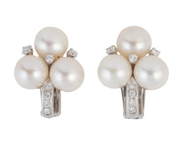 337.  Pendientes de perlas y brillantes con diseño de trébol 