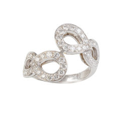 302.  Sortija de brillantes en dobles gotas caladas a modo de tu y yo 