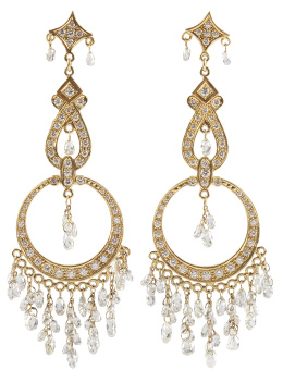 239.  Pendientes largos de brillantes y diamantes talla briolette, con diseño de aro colgante de piezas geométricas superiores