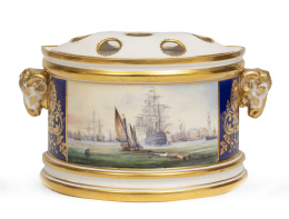597.  "Bouquetier" de porcelana esmaltada en azul y dorada.Derby, Inglaterra, 1984.