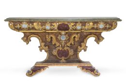 638.  Frente de altar de madera tallada, policromada y dorada decorada con espejos.Trabajo español, pp. del S. XVIII.