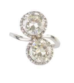 312.  Sortija tu y yo de dos brillantes de 2,10 ct apox cada uno